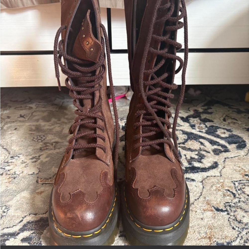 1B99 Platform Boots - Picture 6 of 7